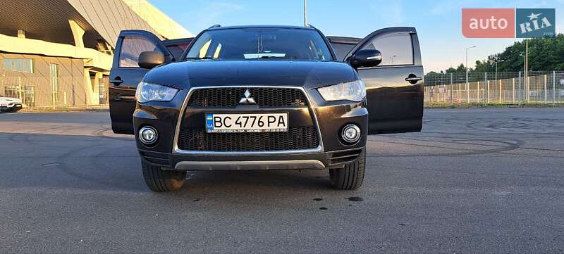 Позашляховик / Кросовер Mitsubishi Outlander 2012 в Львові