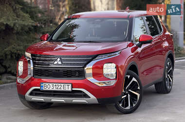 Внедорожник / Кроссовер Mitsubishi Outlander 2021 в 