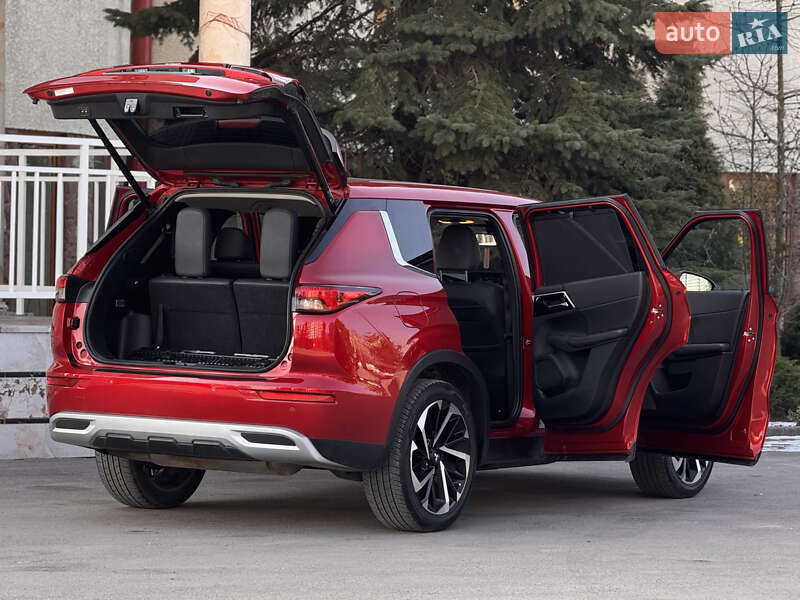 Позашляховик / Кросовер Mitsubishi Outlander 2021 в Тернополі