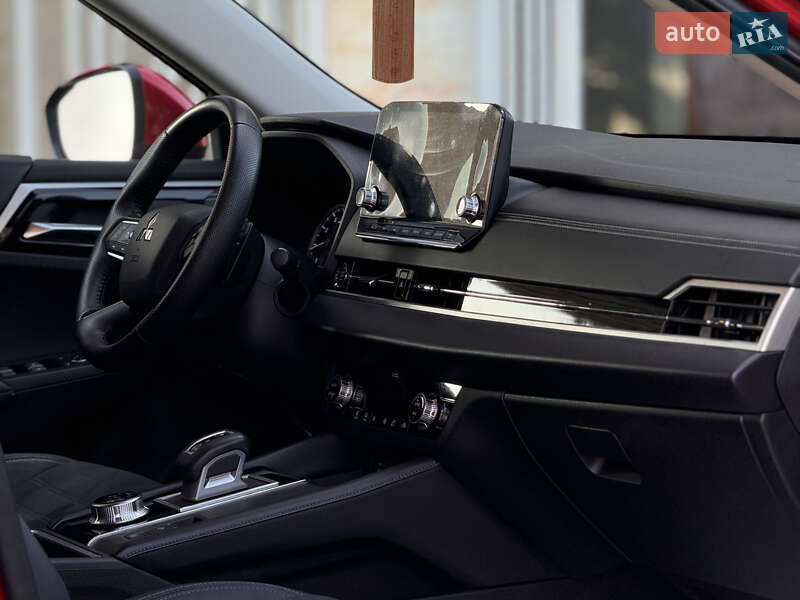 Позашляховик / Кросовер Mitsubishi Outlander 2021 в Тернополі
