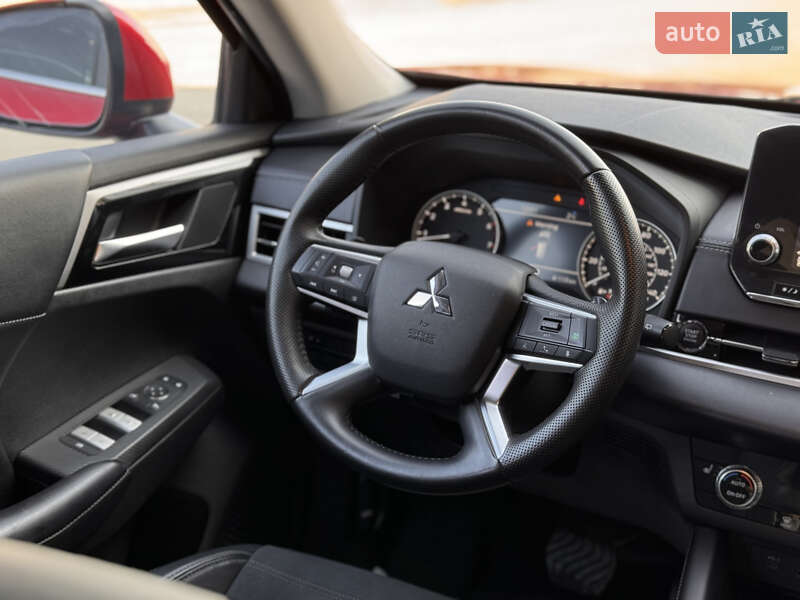 Позашляховик / Кросовер Mitsubishi Outlander 2021 в Тернополі