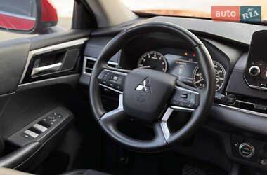 Внедорожник / Кроссовер Mitsubishi Outlander 2021 в 