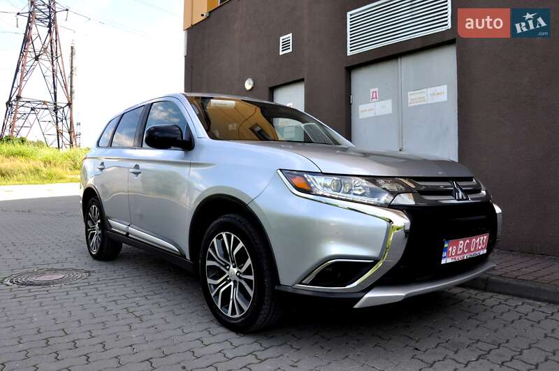 Позашляховик / Кросовер Mitsubishi Outlander 2016 в Львові