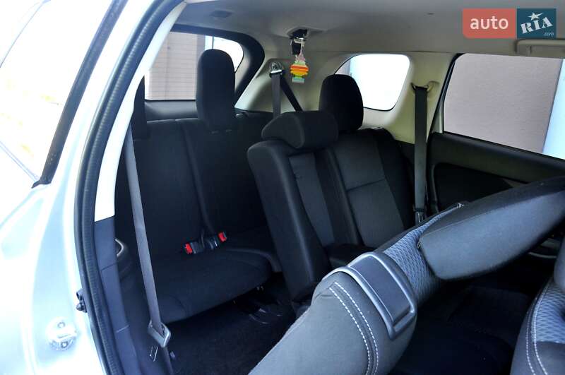 Позашляховик / Кросовер Mitsubishi Outlander 2016 в Львові