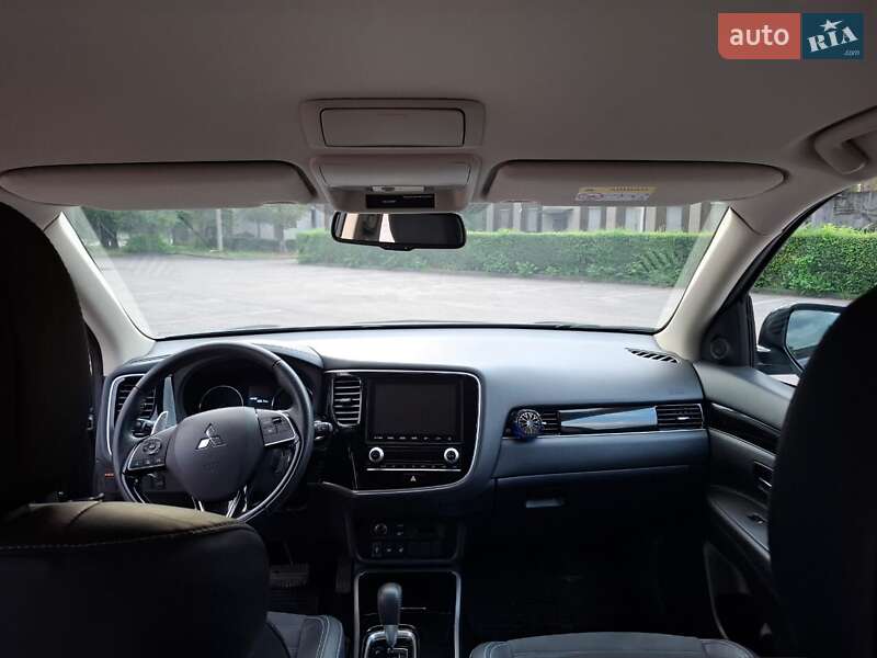 Внедорожник / Кроссовер Mitsubishi Outlander 2021 в Каменском