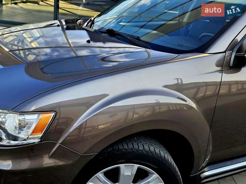 Внедорожник / Кроссовер Mitsubishi Outlander 2012 в Ивано-Франковске