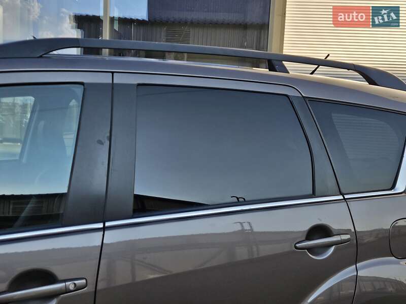 Внедорожник / Кроссовер Mitsubishi Outlander 2012 в Ивано-Франковске