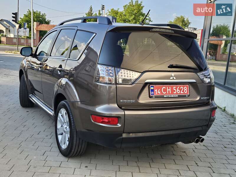 Внедорожник / Кроссовер Mitsubishi Outlander 2012 в Ивано-Франковске