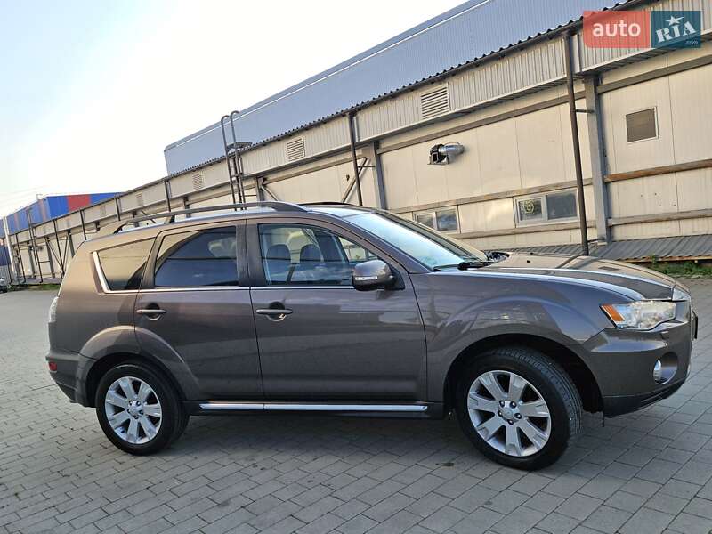 Внедорожник / Кроссовер Mitsubishi Outlander 2012 в Ивано-Франковске