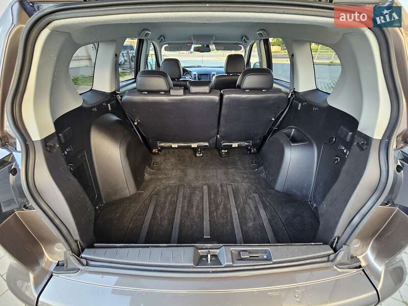 Внедорожник / Кроссовер Mitsubishi Outlander 2012 в Ивано-Франковске