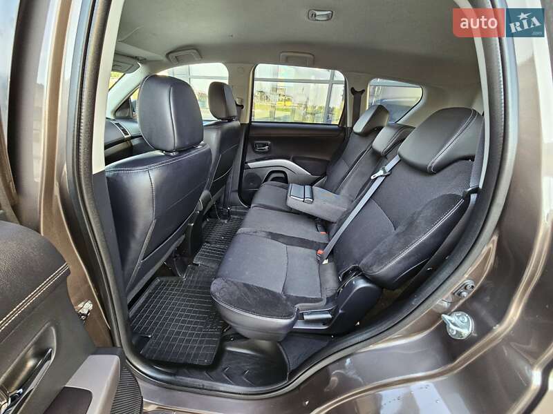 Внедорожник / Кроссовер Mitsubishi Outlander 2012 в Ивано-Франковске