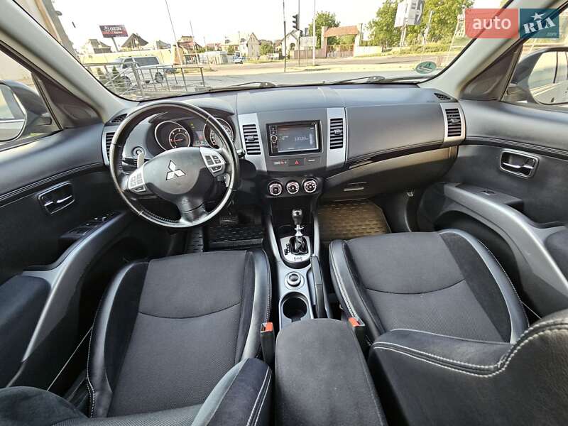 Внедорожник / Кроссовер Mitsubishi Outlander 2012 в Ивано-Франковске