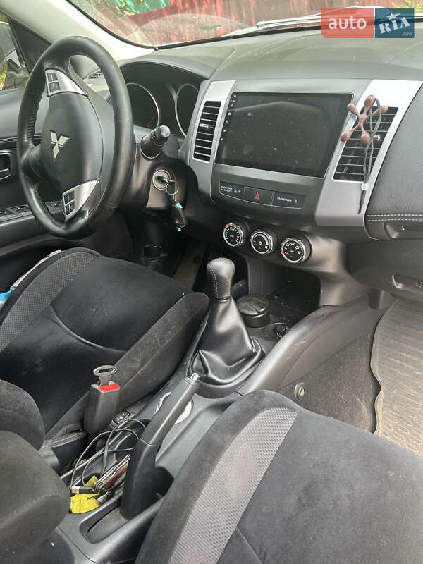 Mitsubishi Outlander 2010