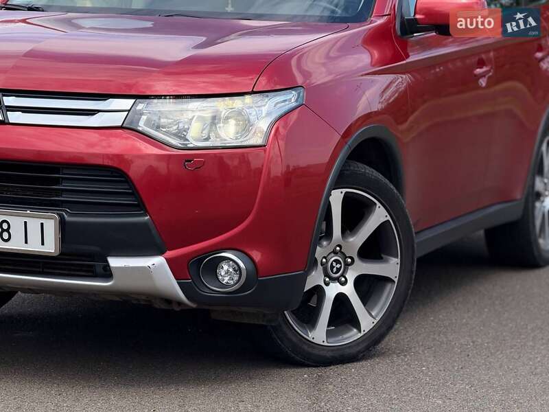Внедорожник / Кроссовер Mitsubishi Outlander 2014 в Кривом Роге