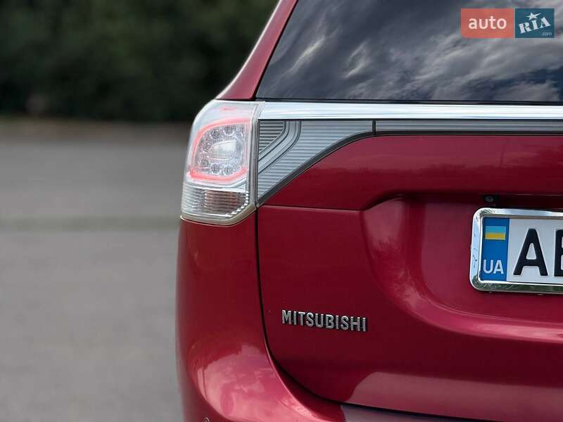 Внедорожник / Кроссовер Mitsubishi Outlander 2014 в Кривом Роге