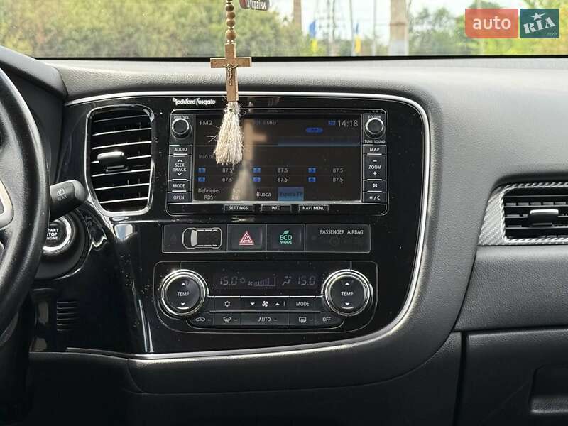 Внедорожник / Кроссовер Mitsubishi Outlander 2014 в Кривом Роге
