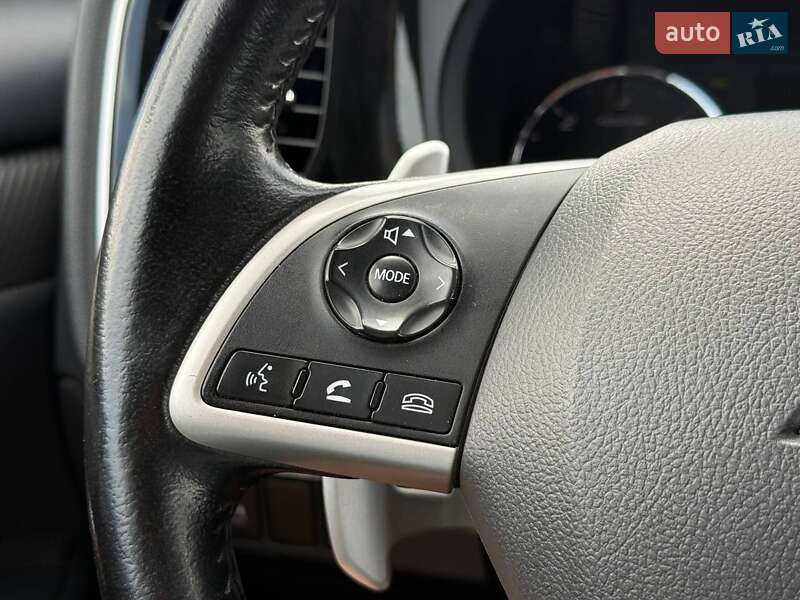 Внедорожник / Кроссовер Mitsubishi Outlander 2014 в Кривом Роге
