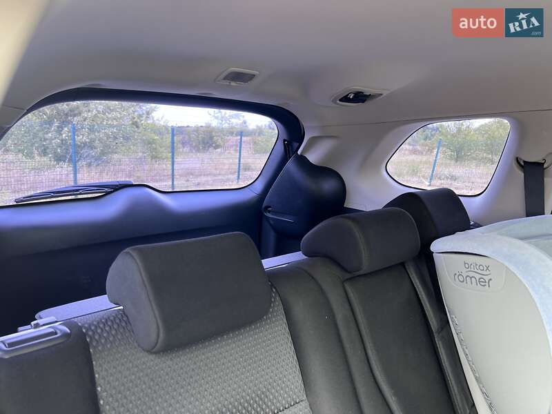 Внедорожник / Кроссовер Mitsubishi Outlander 2016 в Вознесенске