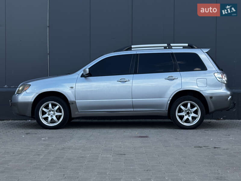Внедорожник / Кроссовер Mitsubishi Outlander 2003 в Киеве