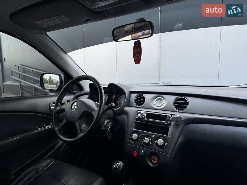 Внедорожник / Кроссовер Mitsubishi Outlander 2003 в Киеве