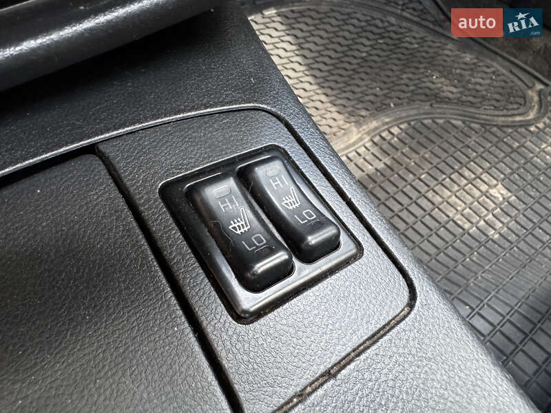 Внедорожник / Кроссовер Mitsubishi Outlander 2003 в Киеве