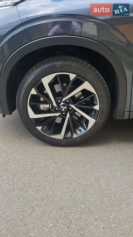 Внедорожник / Кроссовер Mitsubishi Outlander 2024 в Дергачах фото 5 Внедорожник / Кроссовер Mitsubishi Outlander 2024 в Дергачах