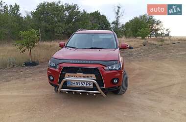 Внедорожник / Кроссовер Mitsubishi Outlander 2013 в Новой Одессе