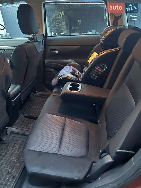 Позашляховик / Кросовер Mitsubishi Outlander 2013 в Дніпрі
