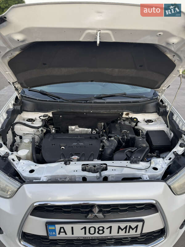 Внедорожник / Кроссовер Mitsubishi Outlander 2015 в Вышгороде
