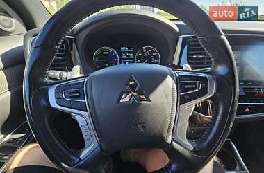 Внедорожник / Кроссовер Mitsubishi Outlander 2021 в 