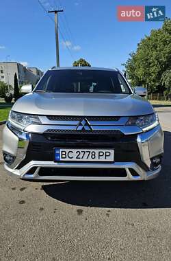 Внедорожник / Кроссовер Mitsubishi Outlander 2021 в Львове
