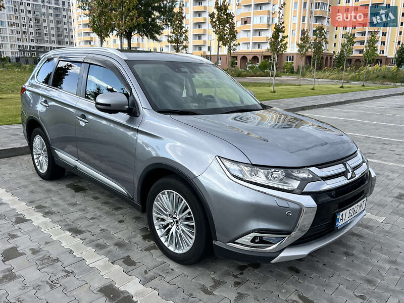 Mitsubishi Outlander 2016