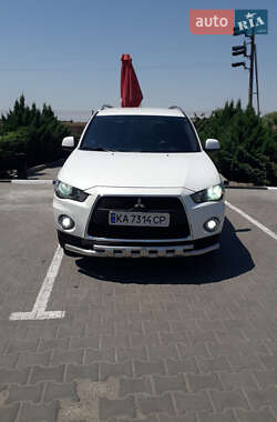 Mitsubishi Outlander 2010
