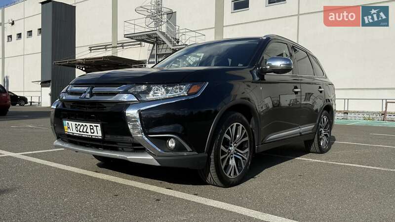 Внедорожник / Кроссовер Mitsubishi Outlander 2016 в Киеве