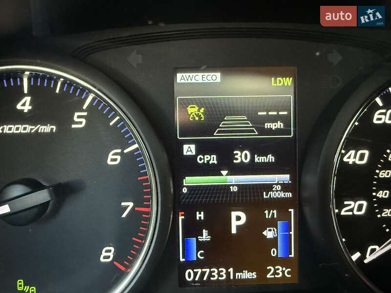 Внедорожник / Кроссовер Mitsubishi Outlander 2016 в Киеве