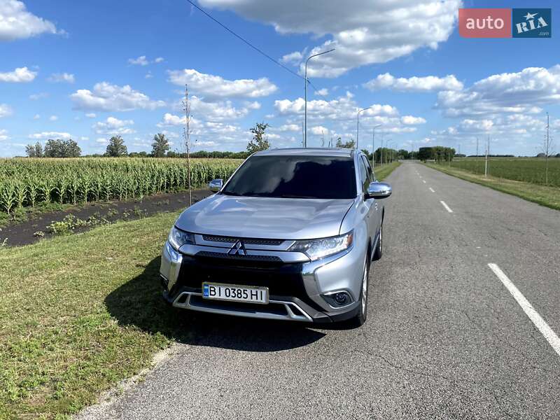 Позашляховик / Кросовер Mitsubishi Outlander 2013 в Полтаві фото 34 Позашляховик / Кросовер Mitsubishi Outlander 2013 в Полтаві