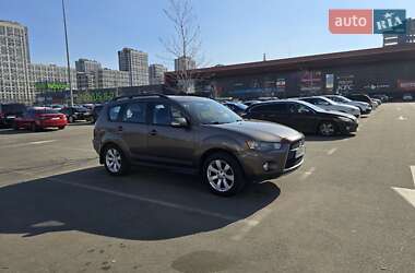 Mitsubishi Outlander 2012