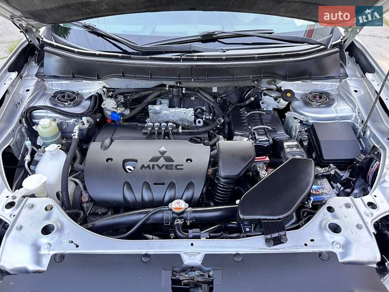 Внедорожник / Кроссовер Mitsubishi Outlander 2013 в Запорожье