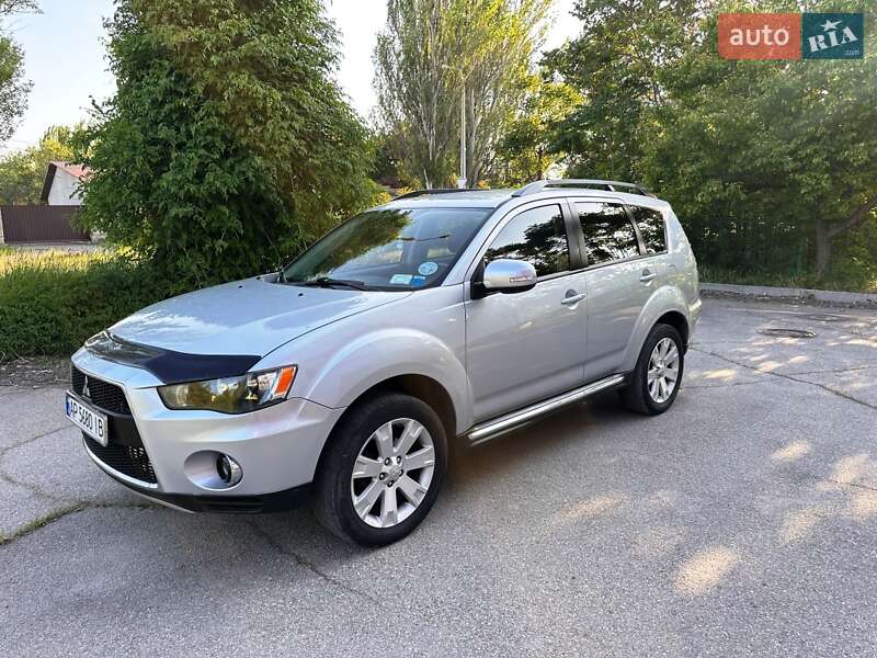Внедорожник / Кроссовер Mitsubishi Outlander 2013 в Запорожье