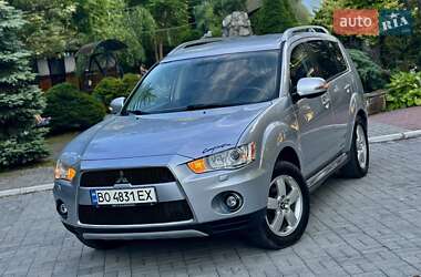 Внедорожник / Кроссовер Mitsubishi Outlander 2009 в 