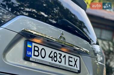 Внедорожник / Кроссовер Mitsubishi Outlander 2009 в 