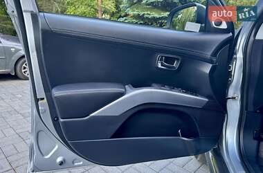 Внедорожник / Кроссовер Mitsubishi Outlander 2009 в 