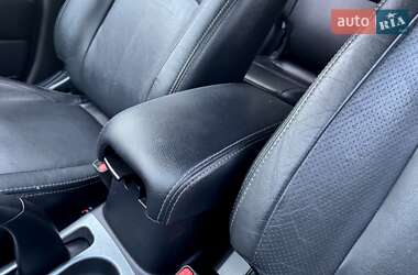 Внедорожник / Кроссовер Mitsubishi Outlander 2009 в 