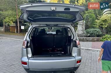 Внедорожник / Кроссовер Mitsubishi Outlander 2009 в 