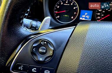 Внедорожник / Кроссовер Mitsubishi Outlander 2016 в 