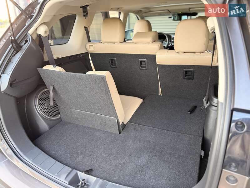 Внедорожник / Кроссовер Mitsubishi Outlander 2017 в Киеве