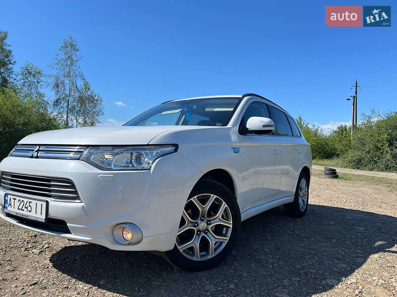 Позашляховик / Кросовер Mitsubishi Outlander 2014 в Івано-Франківську