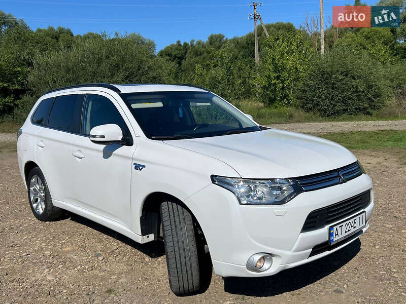 Позашляховик / Кросовер Mitsubishi Outlander 2014 в Івано-Франківську