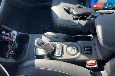 Внедорожник / Кроссовер Mitsubishi Outlander 2014 в 