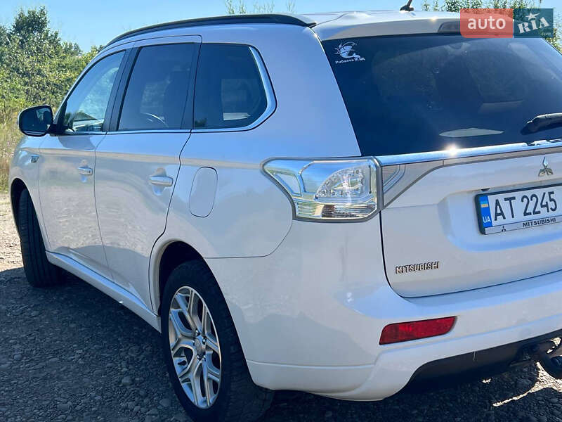Позашляховик / Кросовер Mitsubishi Outlander 2014 в Івано-Франківську